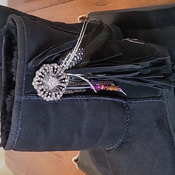 Koolaburra black shearling boots size 9 - Picture 2 of 5